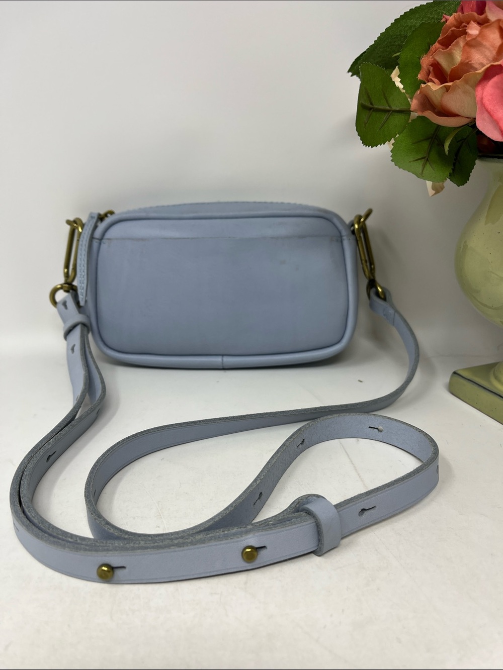 MADEWELL MINI THE LEATHER CARABINER CROSSBODY BAG CAMERA STYLE POWDER BLUE